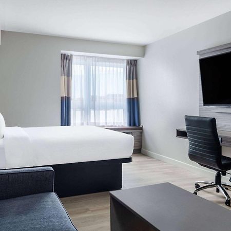 Microtel Inn & Suites By Wyndham Kanata Ottawa West ภายนอก รูปภาพ