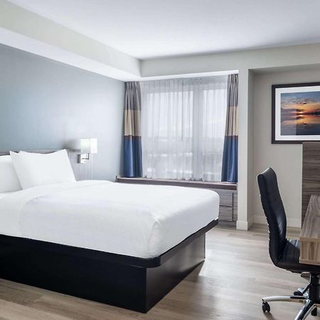 Microtel Inn & Suites By Wyndham Kanata Ottawa West ภายนอก รูปภาพ