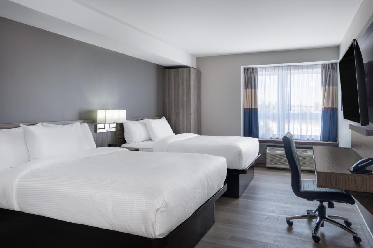 Microtel Inn & Suites By Wyndham Kanata Ottawa West ภายนอก รูปภาพ
