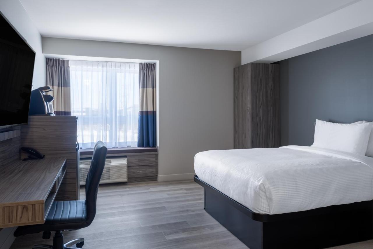 Microtel Inn & Suites By Wyndham Kanata Ottawa West ภายนอก รูปภาพ