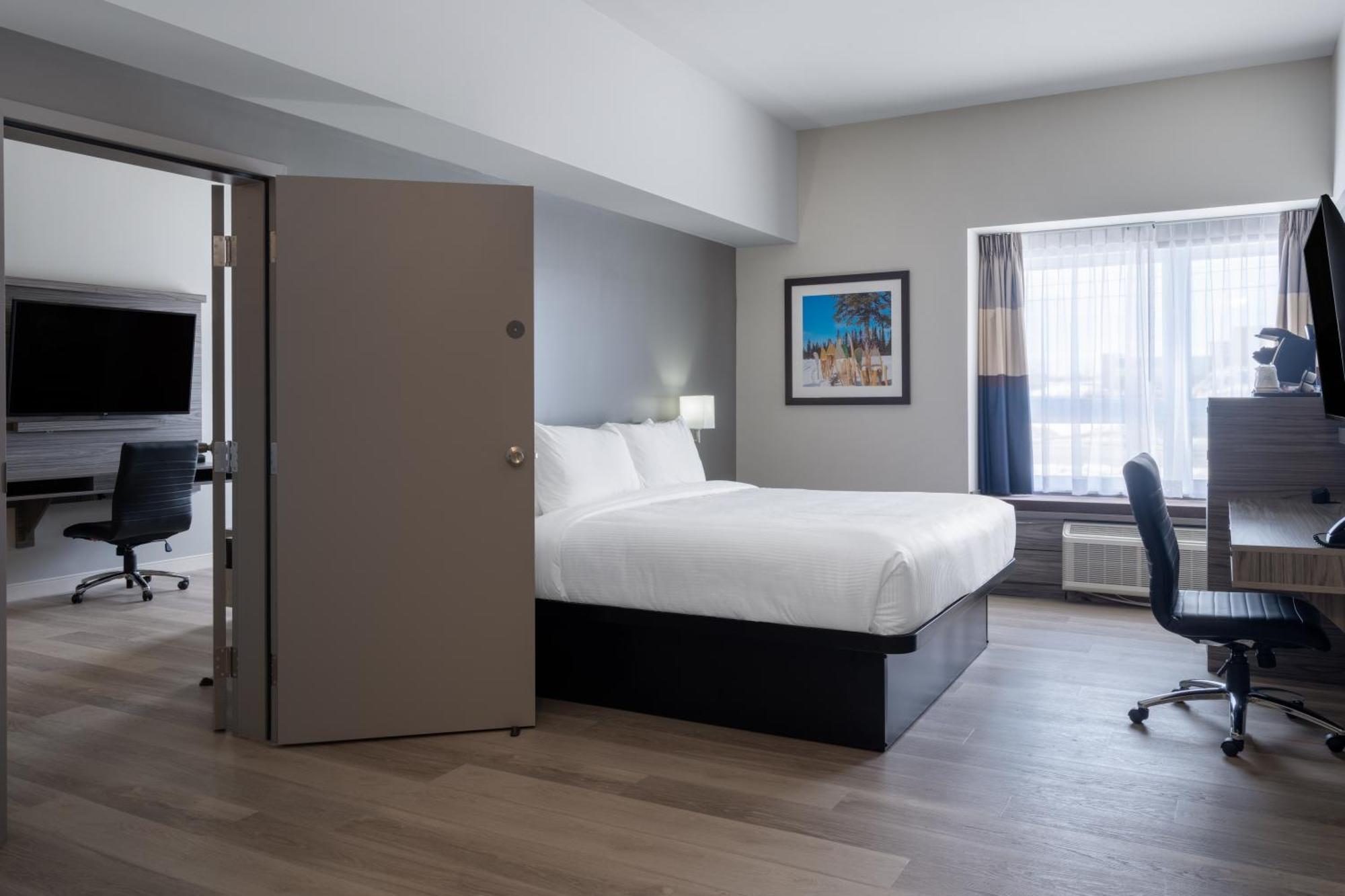 Microtel Inn & Suites By Wyndham Kanata Ottawa West ภายนอก รูปภาพ