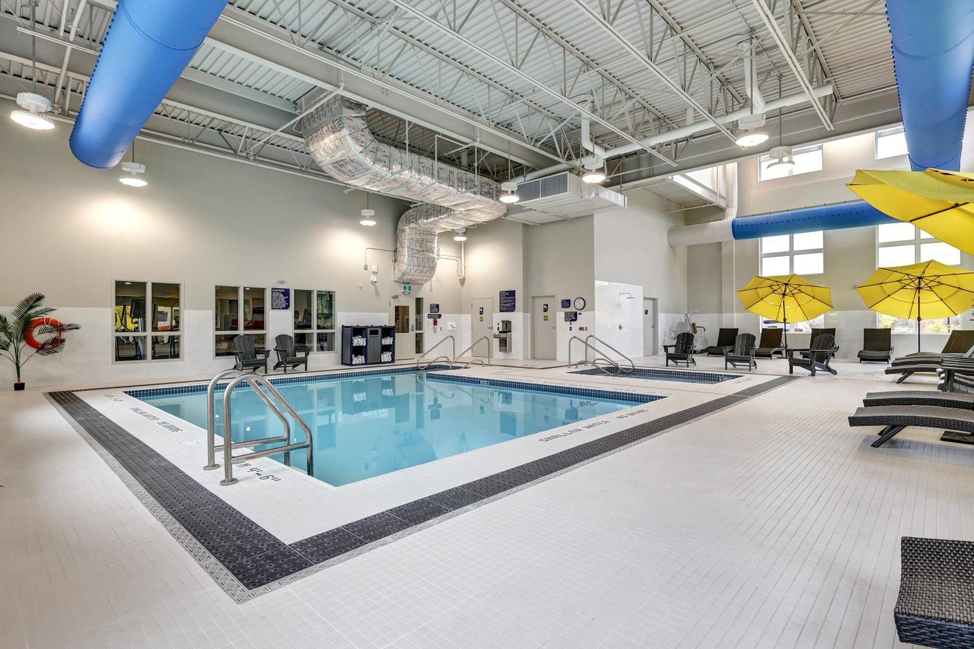 Microtel Inn & Suites By Wyndham Kanata Ottawa West ภายนอก รูปภาพ