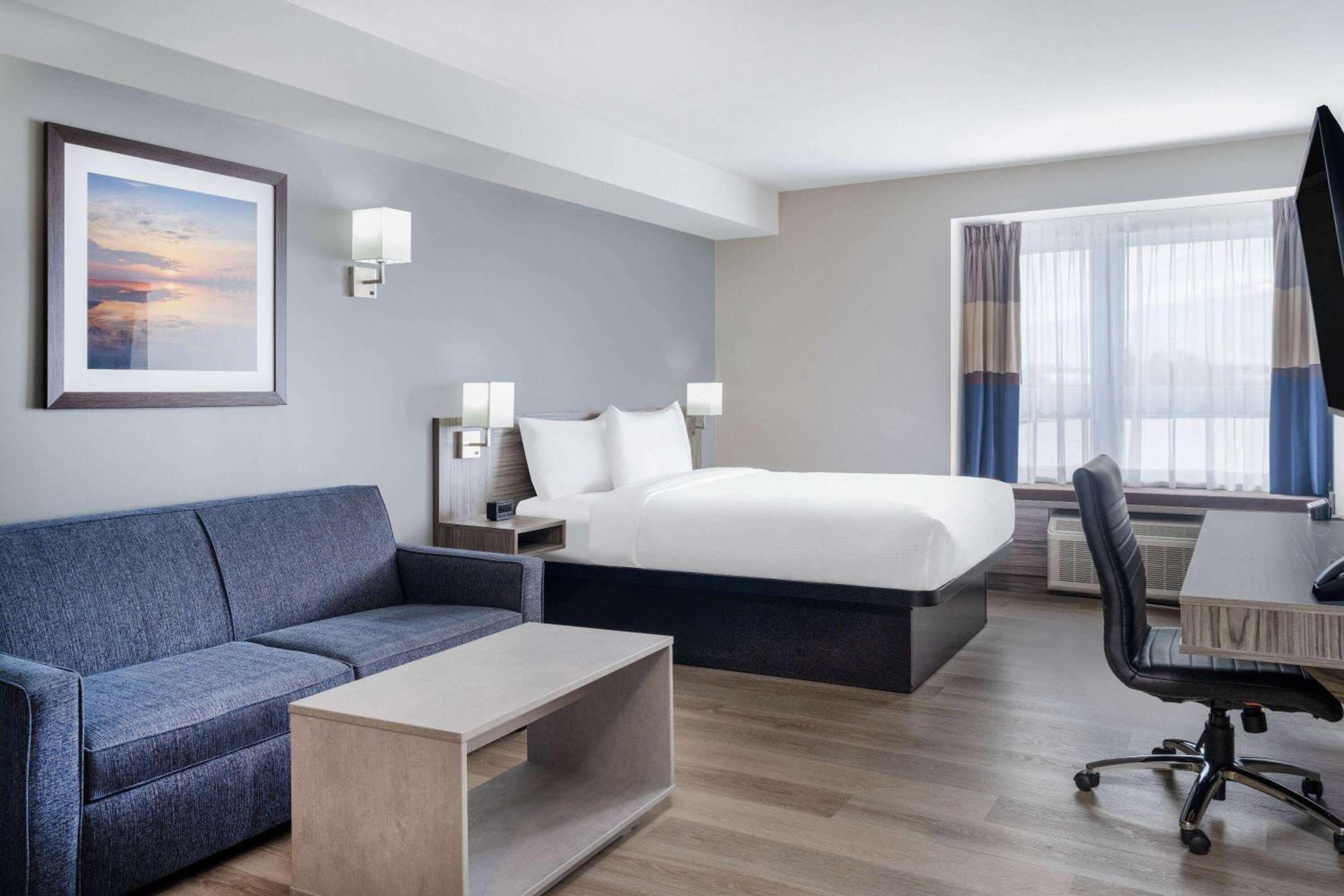 Microtel Inn & Suites By Wyndham Kanata Ottawa West ภายนอก รูปภาพ