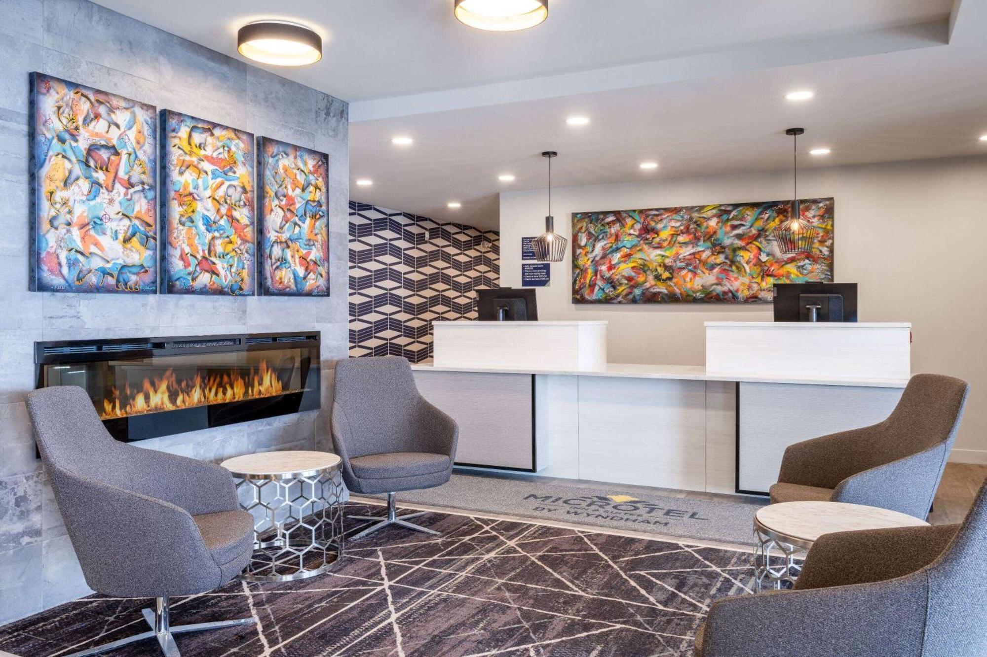 Microtel Inn & Suites By Wyndham Kanata Ottawa West ภายนอก รูปภาพ