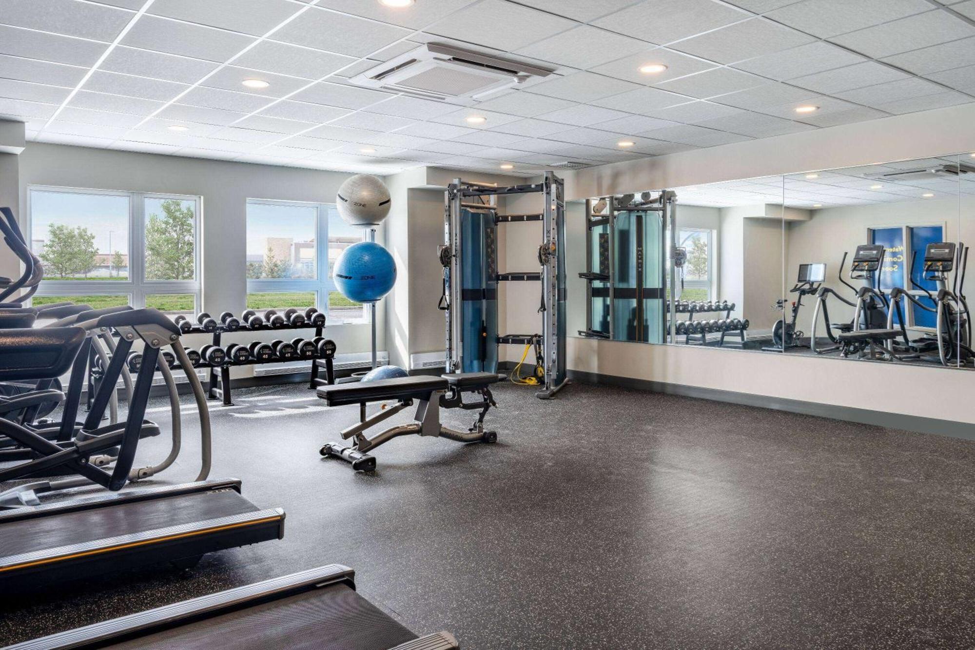 Microtel Inn & Suites By Wyndham Kanata Ottawa West ภายนอก รูปภาพ