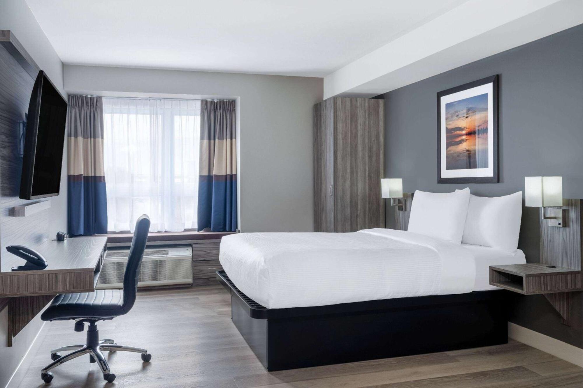 Microtel Inn & Suites By Wyndham Kanata Ottawa West ภายนอก รูปภาพ