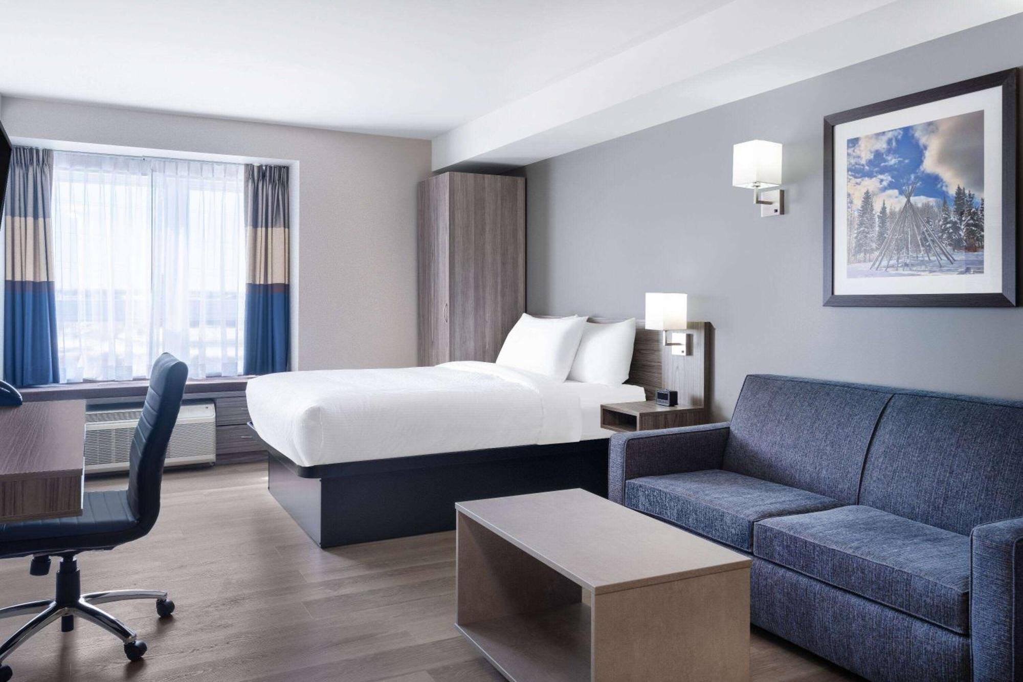 Microtel Inn & Suites By Wyndham Kanata Ottawa West ภายนอก รูปภาพ