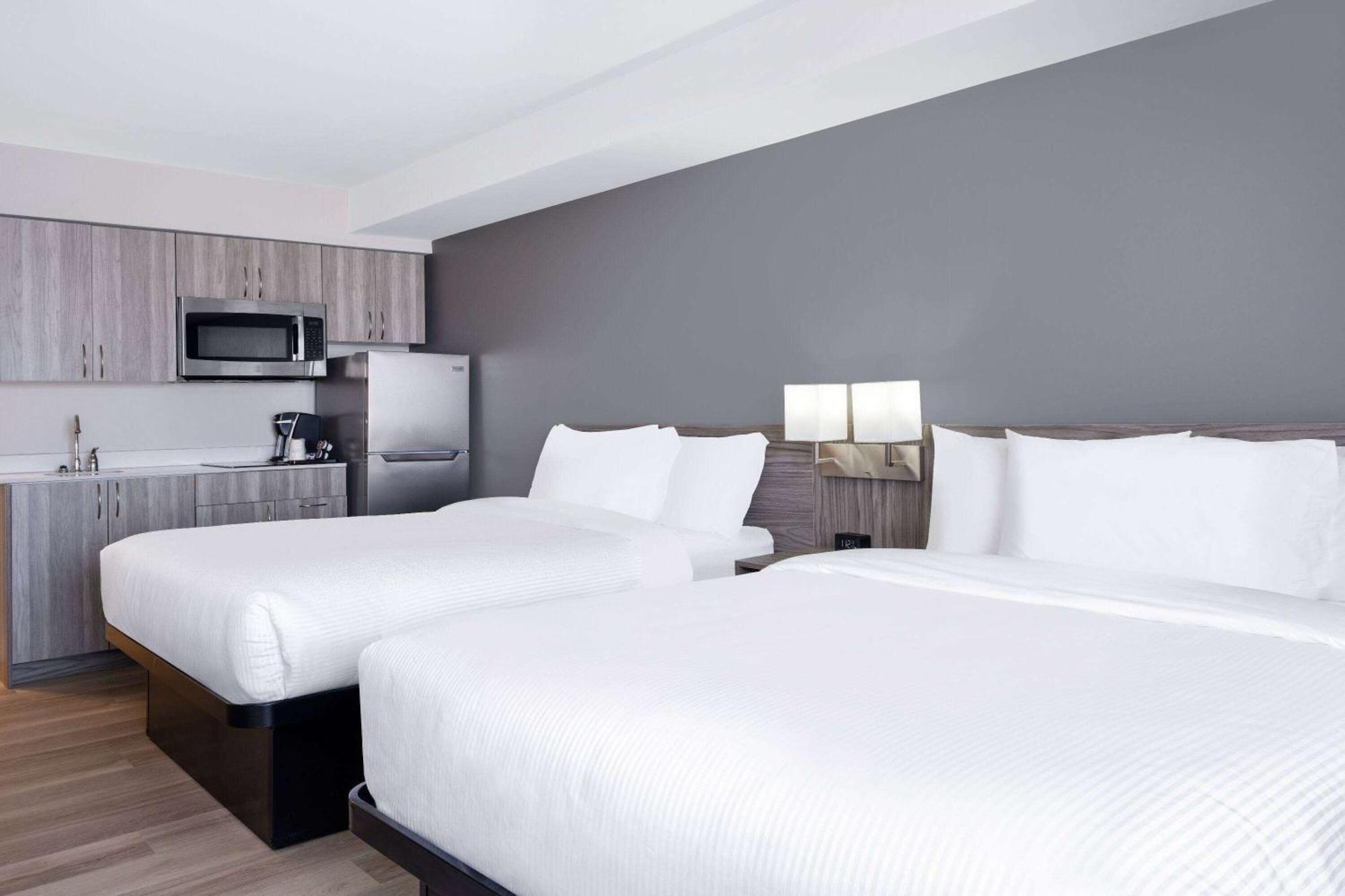 Microtel Inn & Suites By Wyndham Kanata Ottawa West ภายนอก รูปภาพ