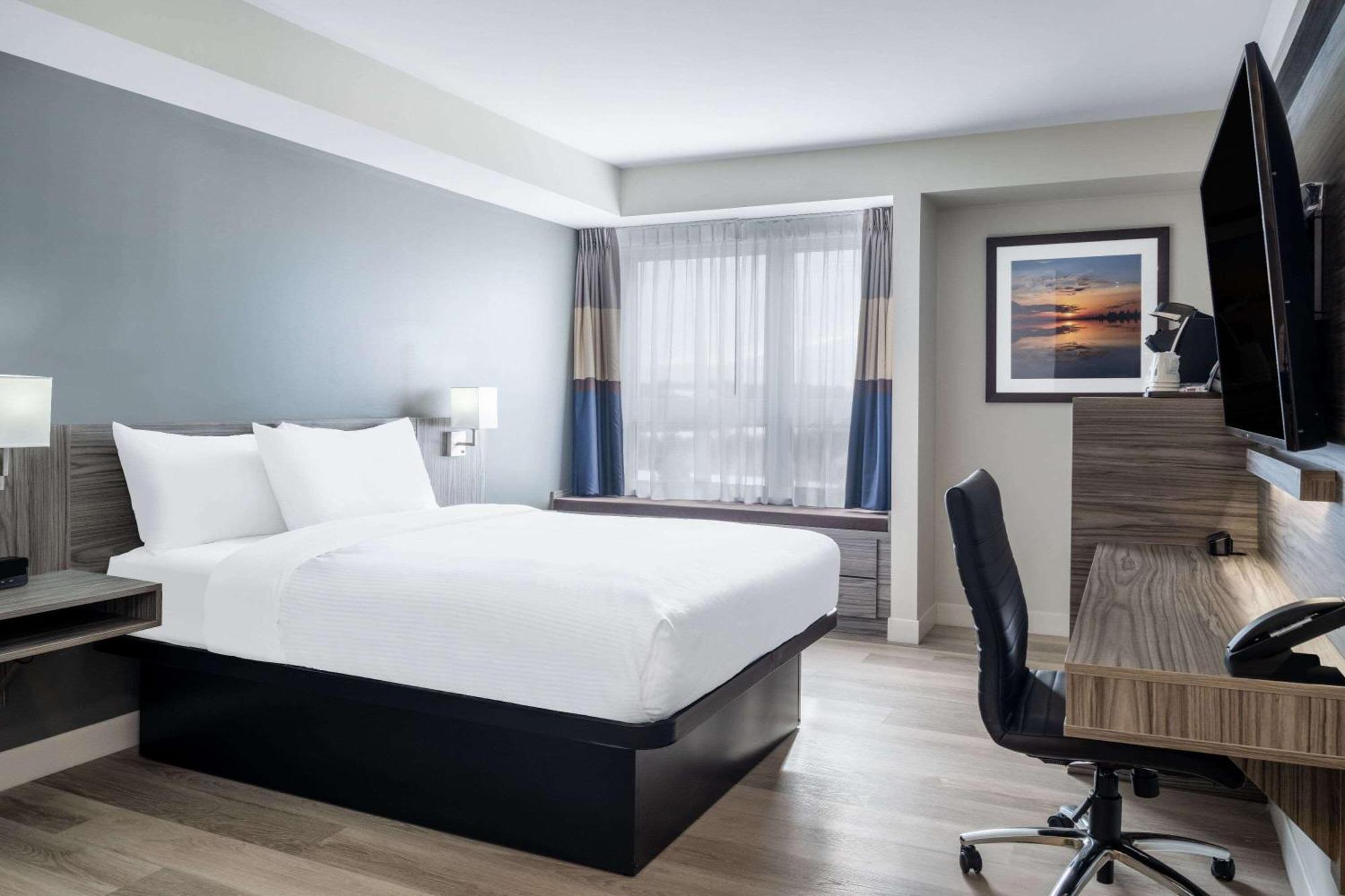 Microtel Inn & Suites By Wyndham Kanata Ottawa West ภายนอก รูปภาพ